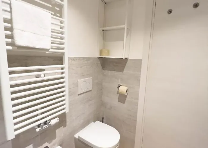 Cavana 5 Tirabora Short Rent * Triëst