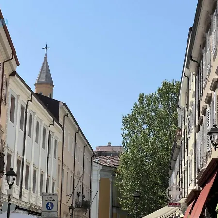 Cavana 5 Tirabora Short Rent Apartman