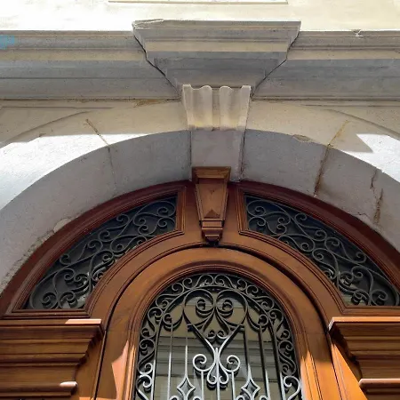 Apartman Cavana 5 Tirabora Short Rent