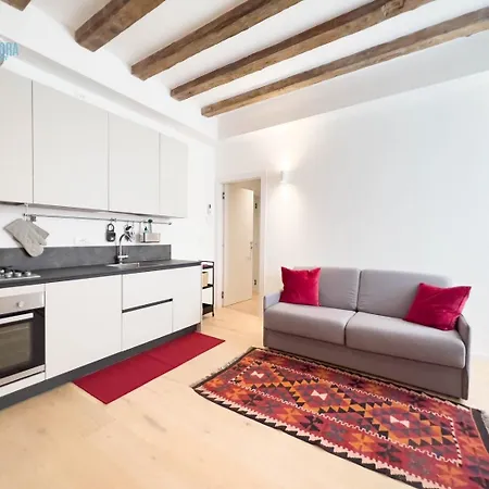 Cavana 5 Tirabora Short Rent Trieszt